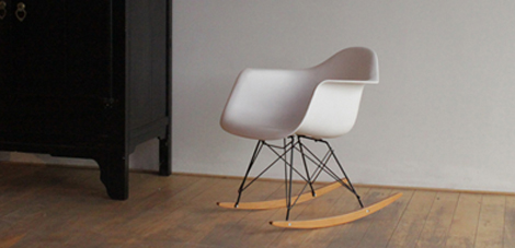Design Eames RAR rocking chair white in United Kingdom